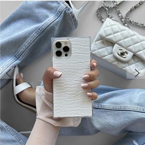 🆕Flaunt iPhone 14Pro Square Case